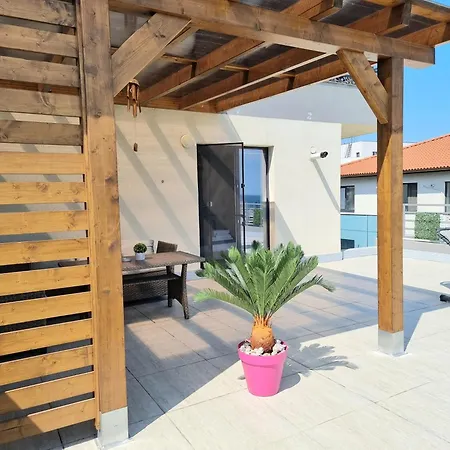 Dc Terrace-endless Summer Mamaia Nord * Нэводари